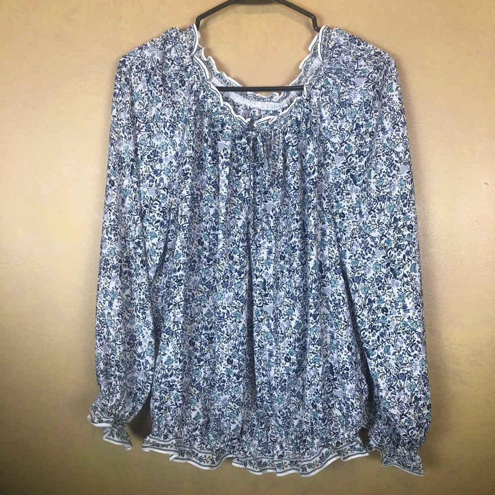 Women’s blouse, size medium